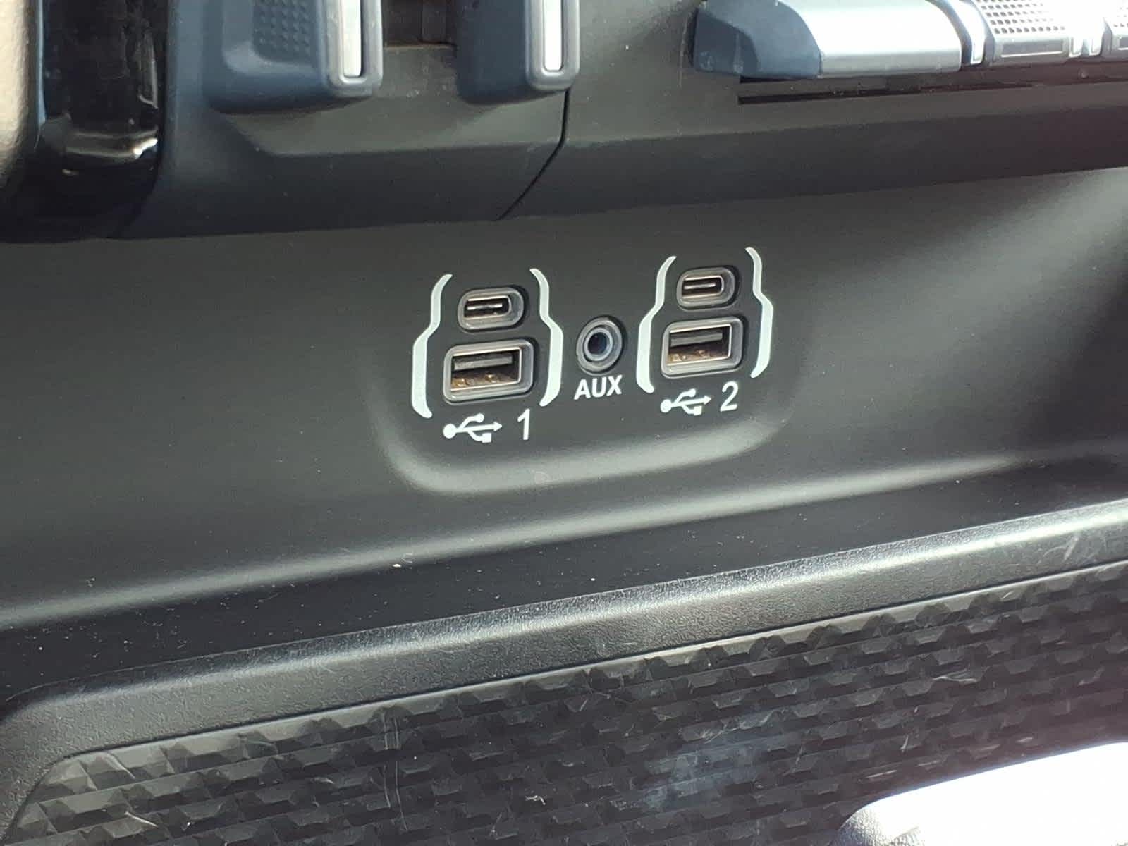 2022 RAM 1500 Laramie Crew Cab 4x2 5'7" Box