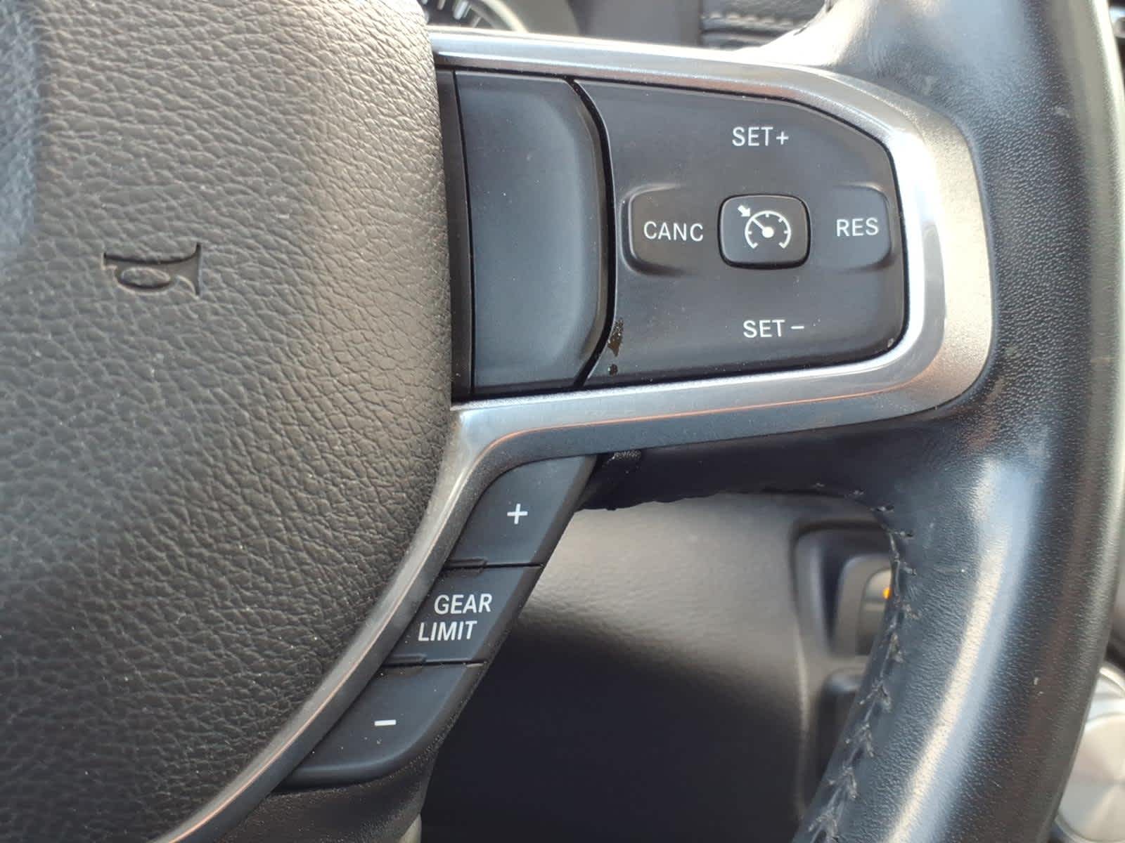 2022 RAM 1500 Laramie Crew Cab 4x2 5'7" Box