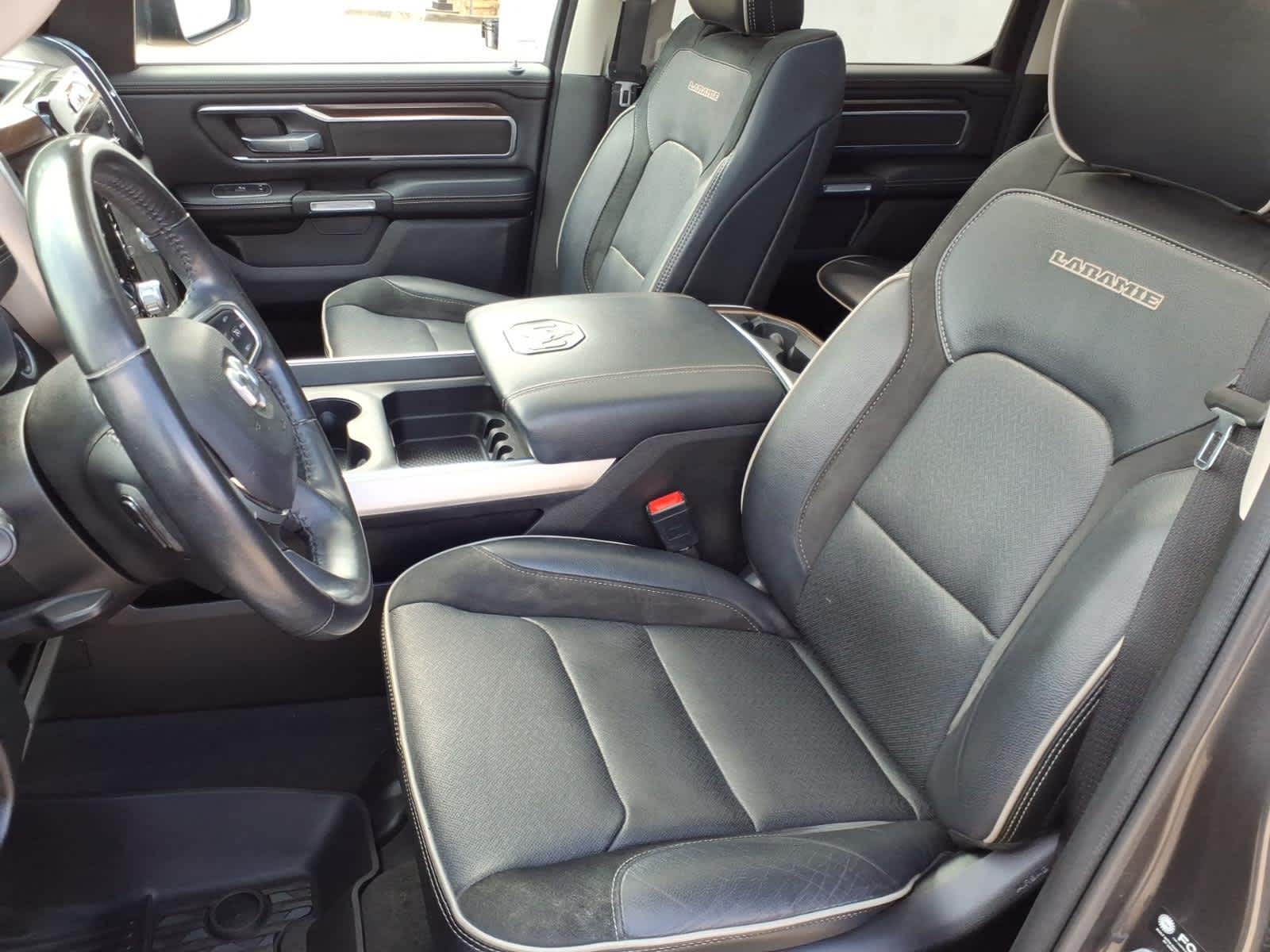 2022 RAM 1500 Laramie Crew Cab 4x2 5'7" Box