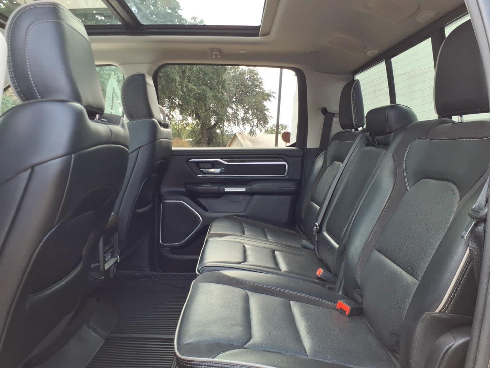 2022 RAM 1500 Laramie Crew Cab 4x2 5'7" Box