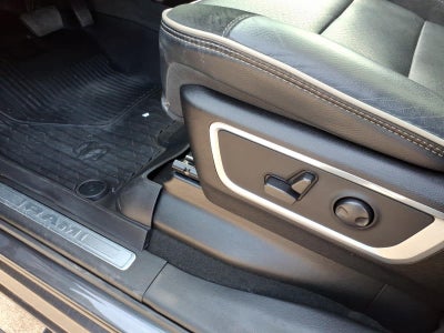 2022 RAM 1500 Laramie Crew Cab 4x2 5'7" Box