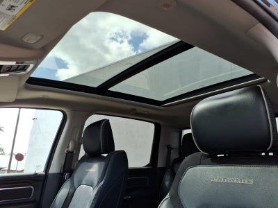 2022 RAM 1500 Laramie Crew Cab 4x2 5'7" Box