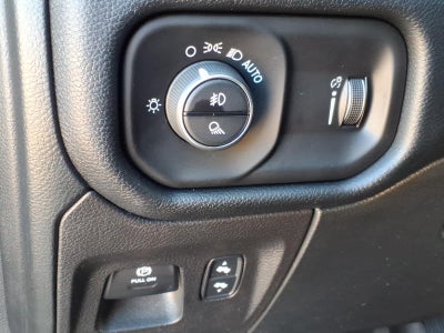 2021 RAM 1500 Big Horn Crew Cab 4x4 5'7" Box