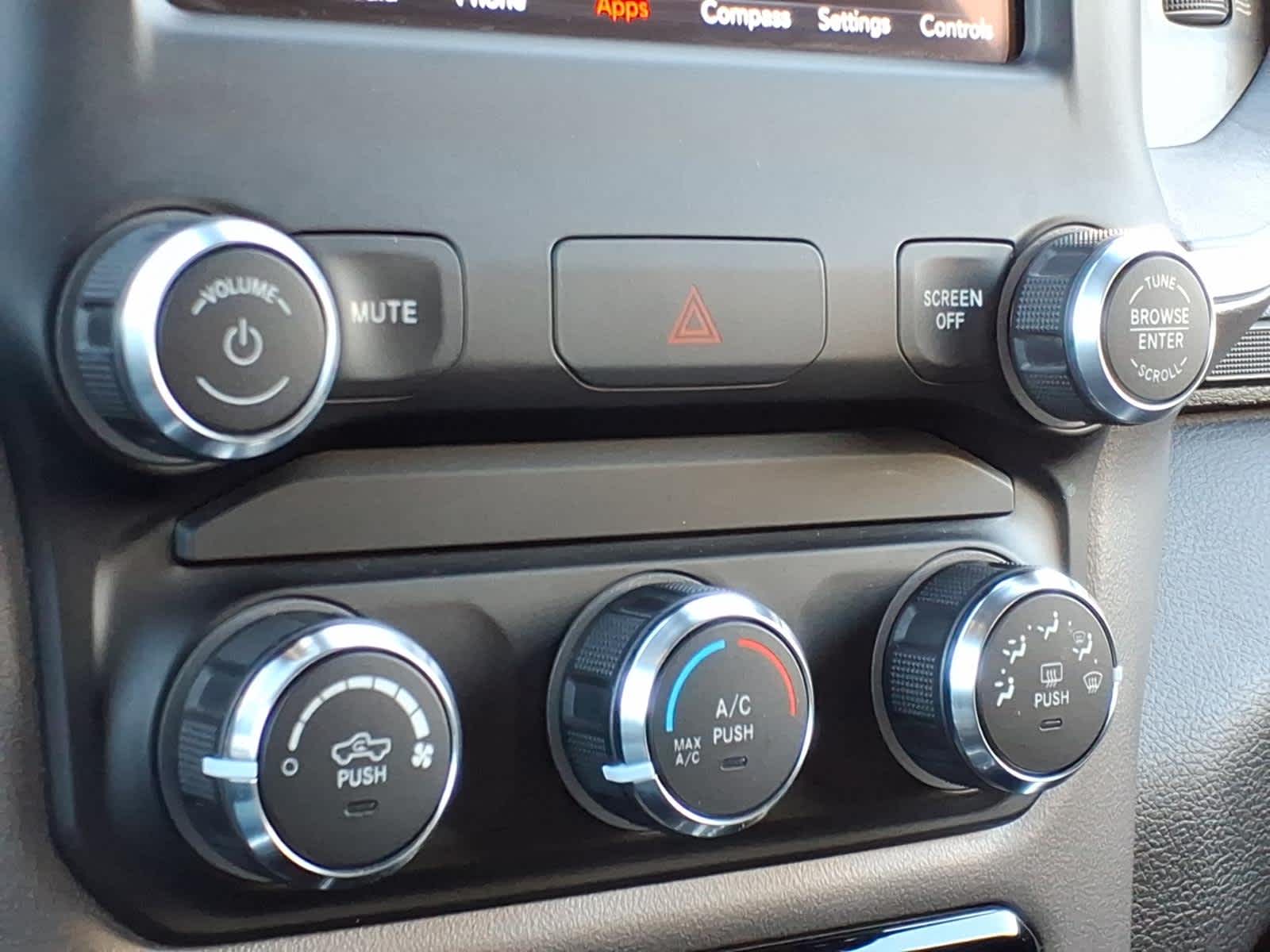 2021 RAM 1500 Big Horn Crew Cab 4x4 5'7" Box