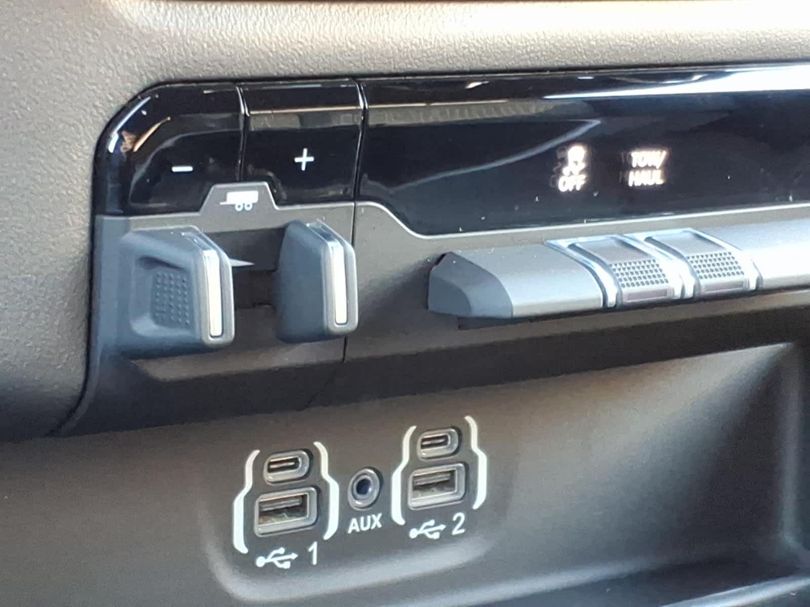 2021 RAM 1500 Big Horn Crew Cab 4x4 5'7" Box