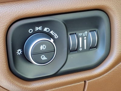 2021 RAM 1500 Laramie Crew Cab 4x4 5'7" Box