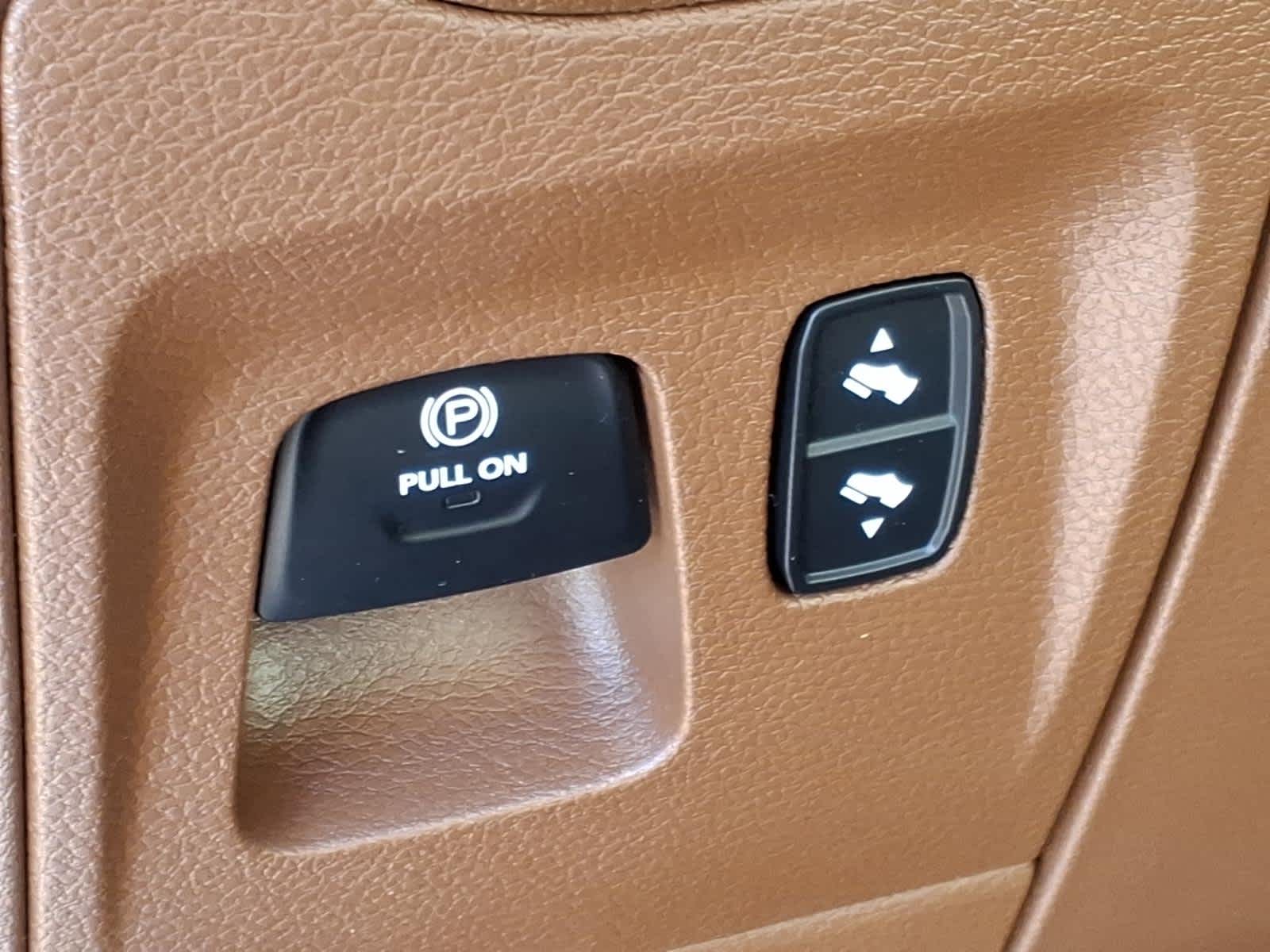 2021 RAM 1500 Laramie Crew Cab 4x4 5'7" Box