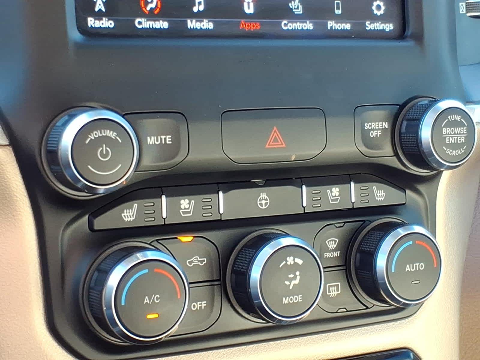 2021 RAM 1500 Laramie Crew Cab 4x4 5'7" Box