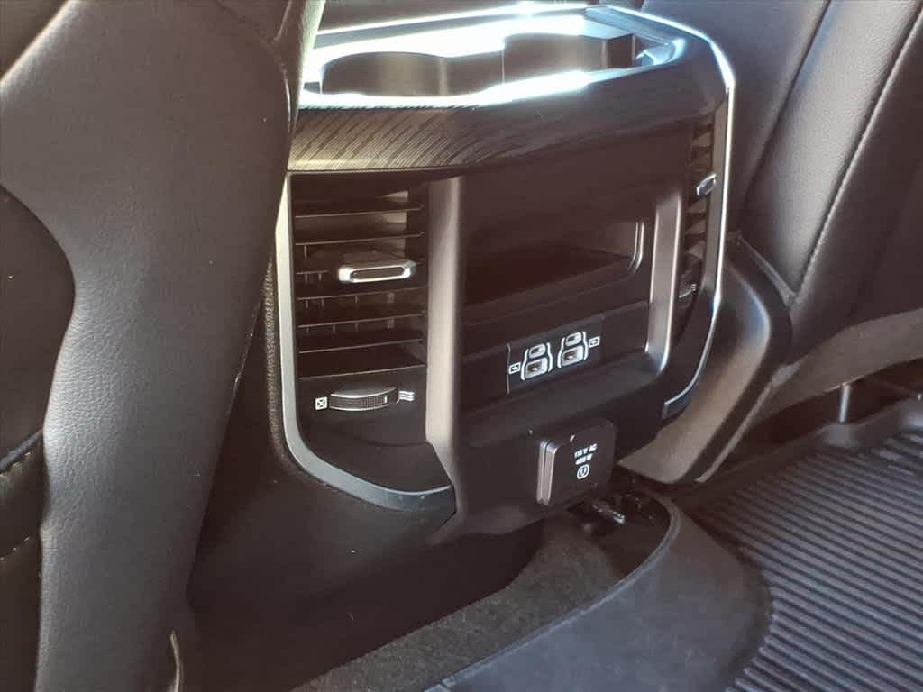 2023 RAM 1500 Laramie Crew Cab 4x4 5'7" Box