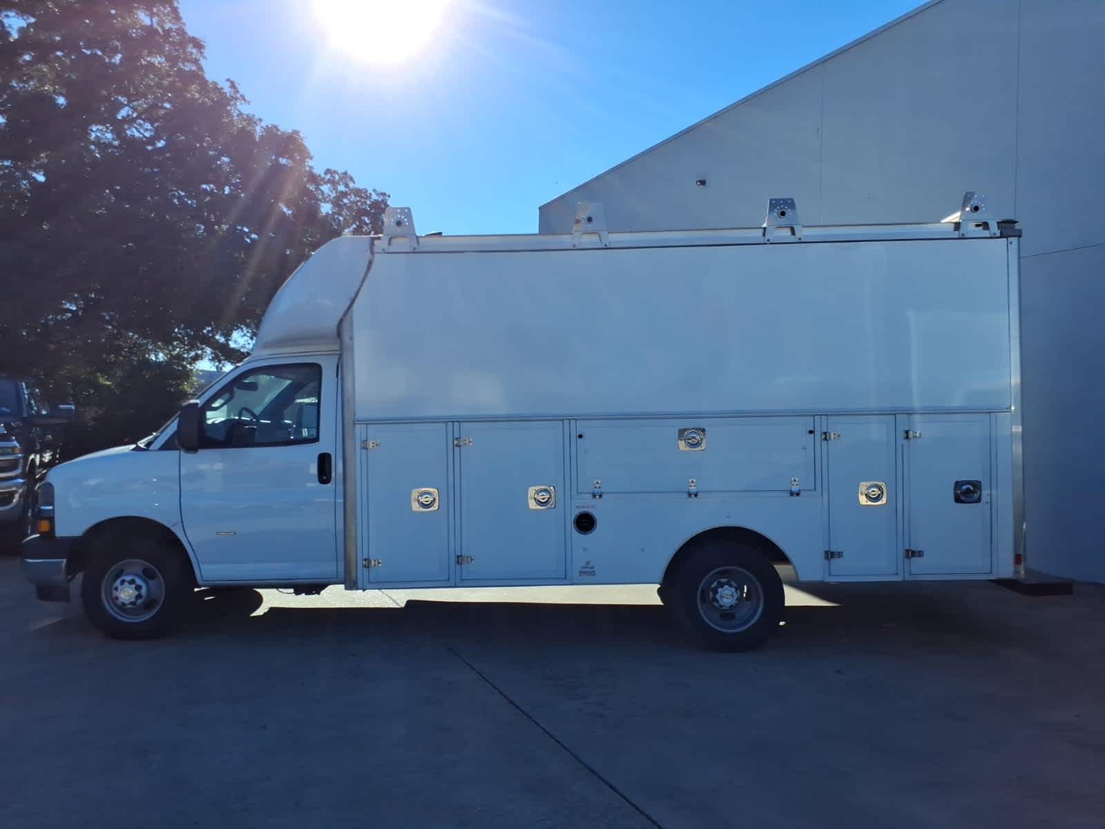 2021 Chevrolet Express Cutaway 3500 Work Van