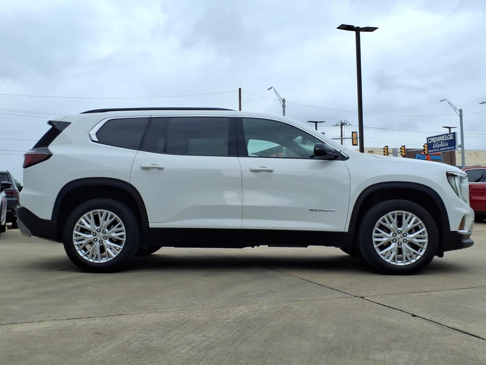 2024 GMC Acadia Elevation