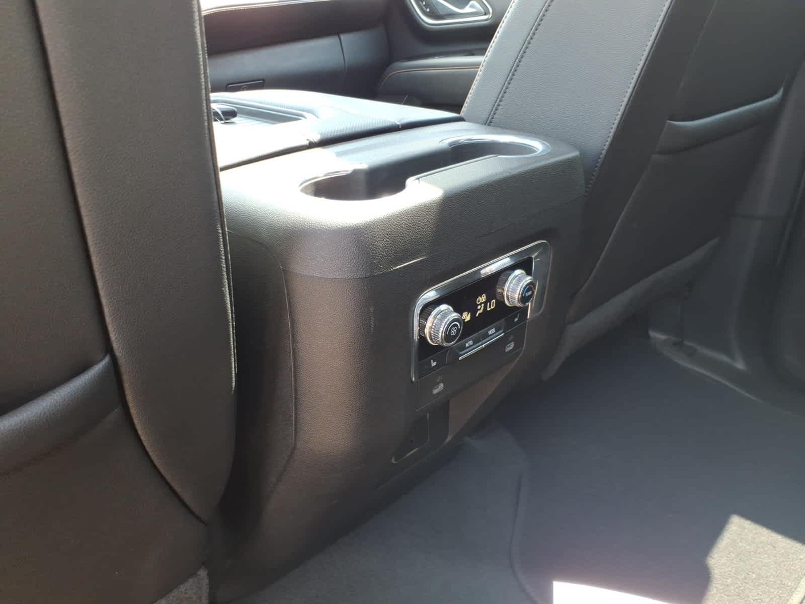 2023 GMC Yukon XL AT4
