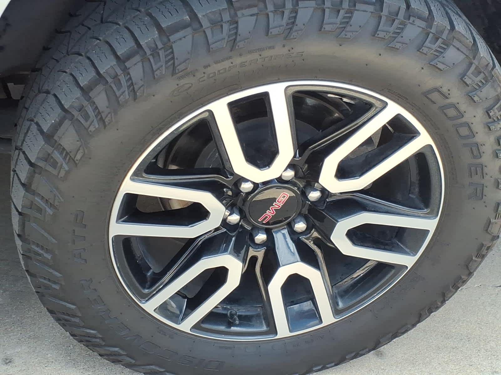 2023 GMC Yukon XL AT4