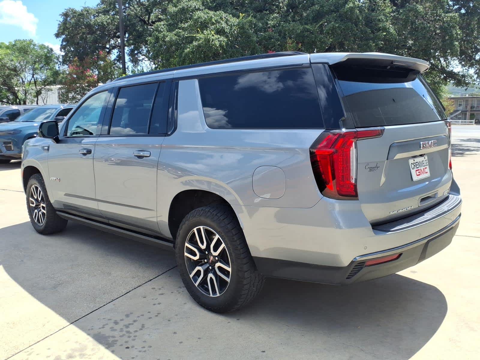 2023 GMC Yukon XL AT4