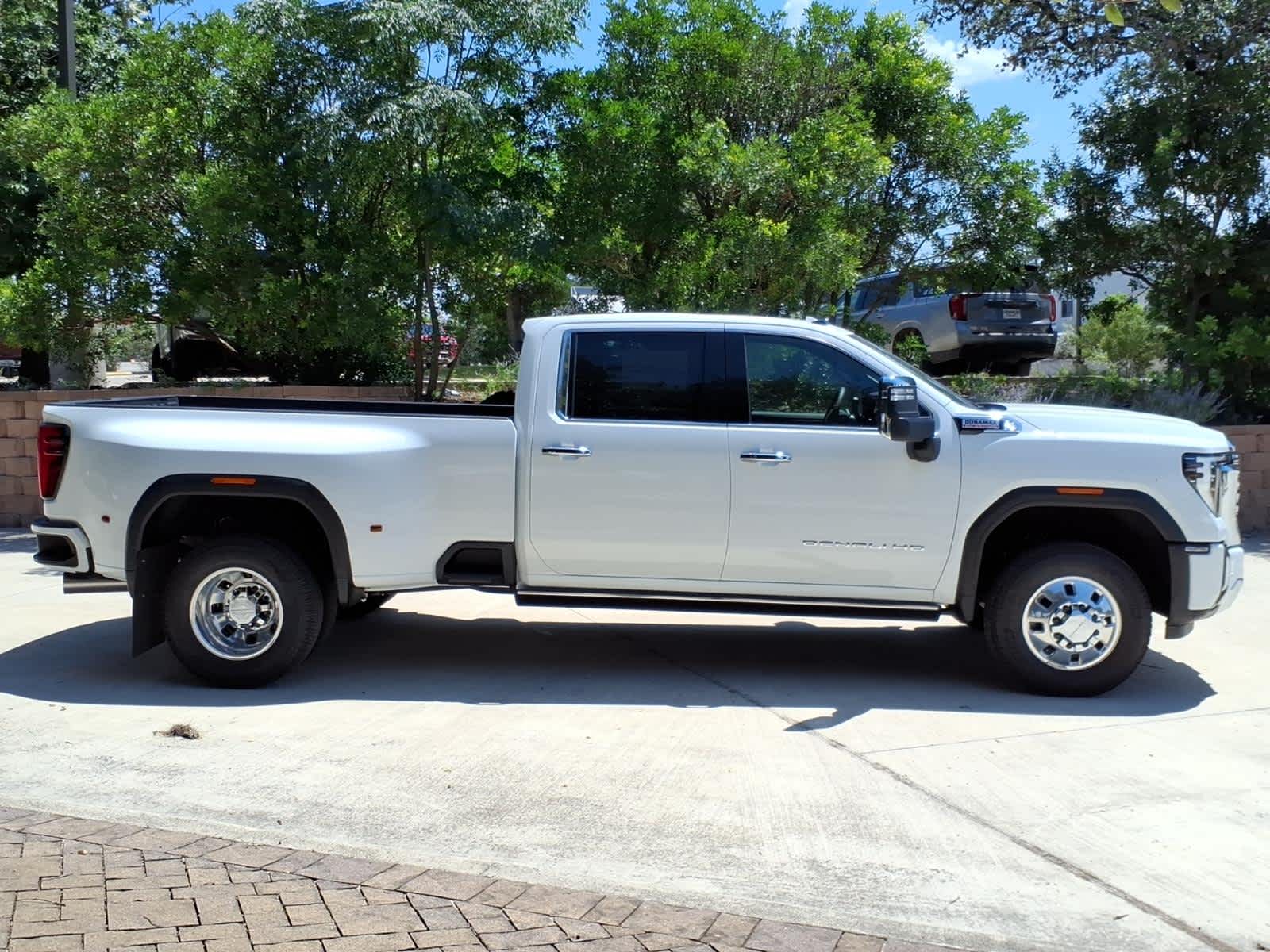 2026 GMC Sierra 3500 HD Denali DRW
