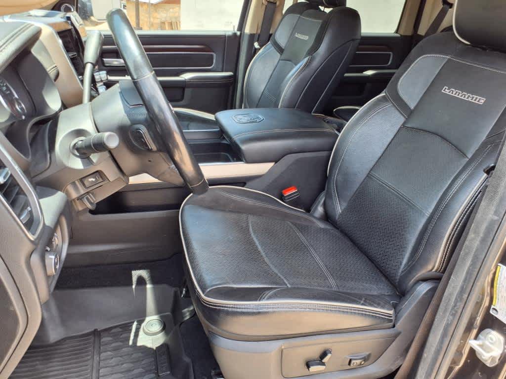 2022 RAM 3500 Laramie Crew Cab 4x4 8' Box