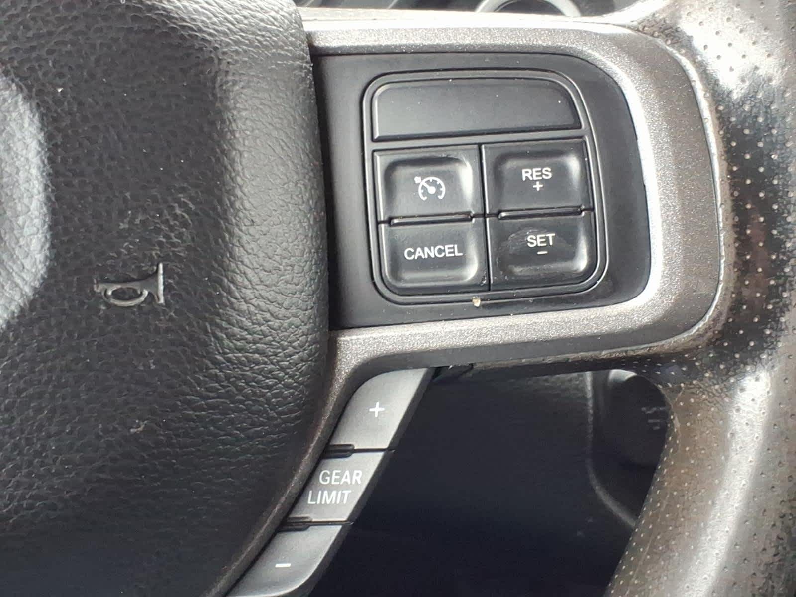 2020 RAM 2500 Tradesman Crew Cab 4X4 6'4" Box