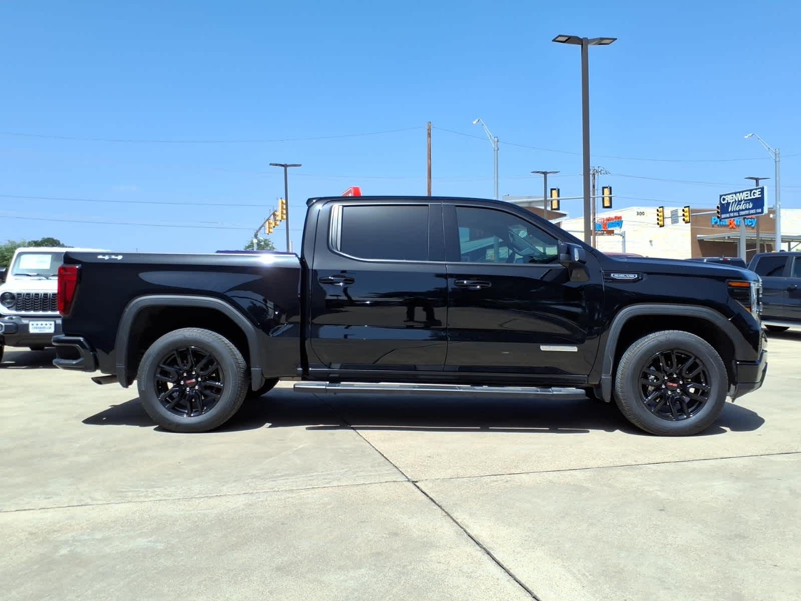 2025 GMC Sierra 1500 Elevation
