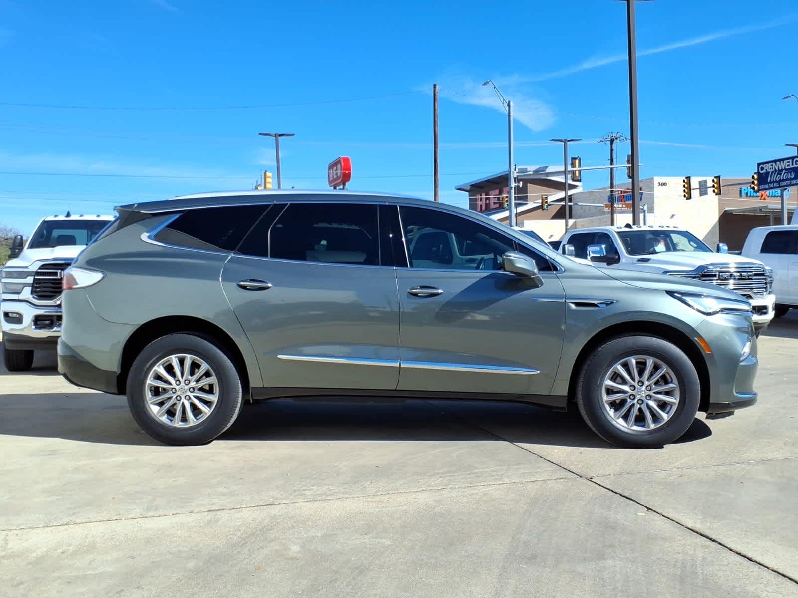 2023 Buick Enclave Essence